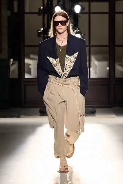 Look 25